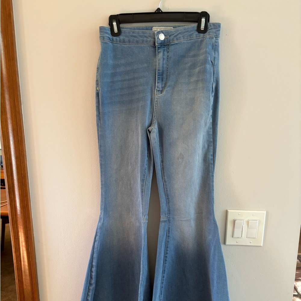 Free People Giant bell Jeans Size 27